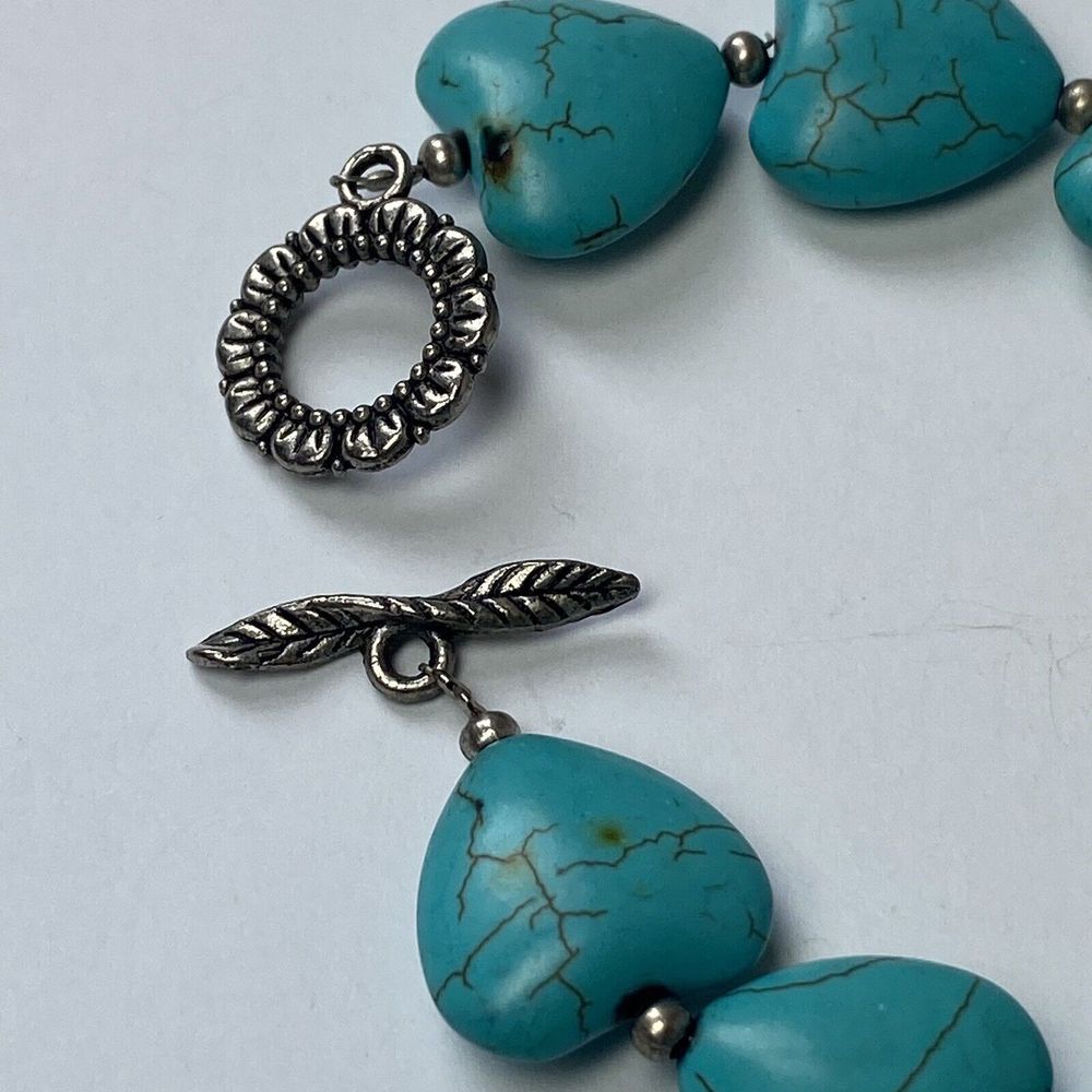 10 Heart Shaped Turquoise Dyed Howlite Beaded Bracelet Silver Tone Spacer Beads - Picture 7 of 8